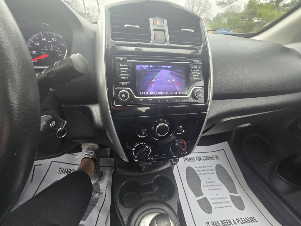 2018 Nissan Versa Image 14