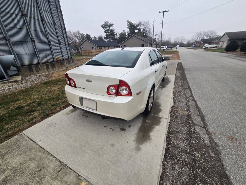 2010 Chevrolet Malibu Image 6