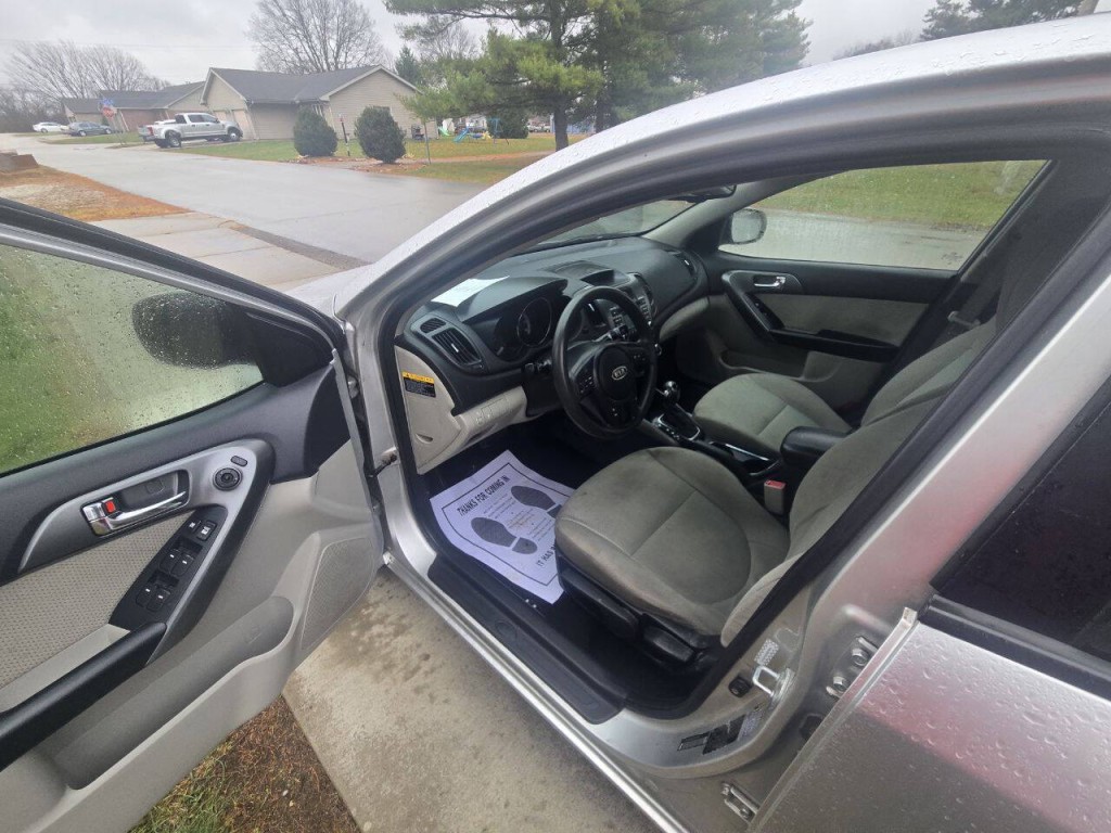 2013 Kia Forte Image 9