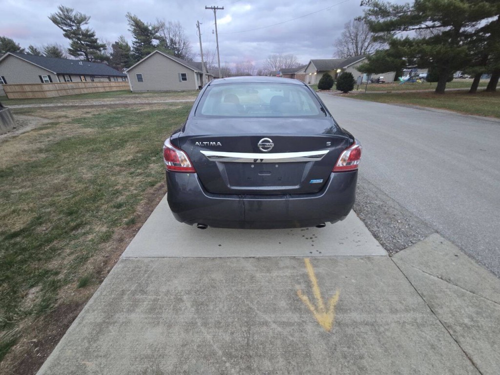 2013 Nissan Altima Image 9
