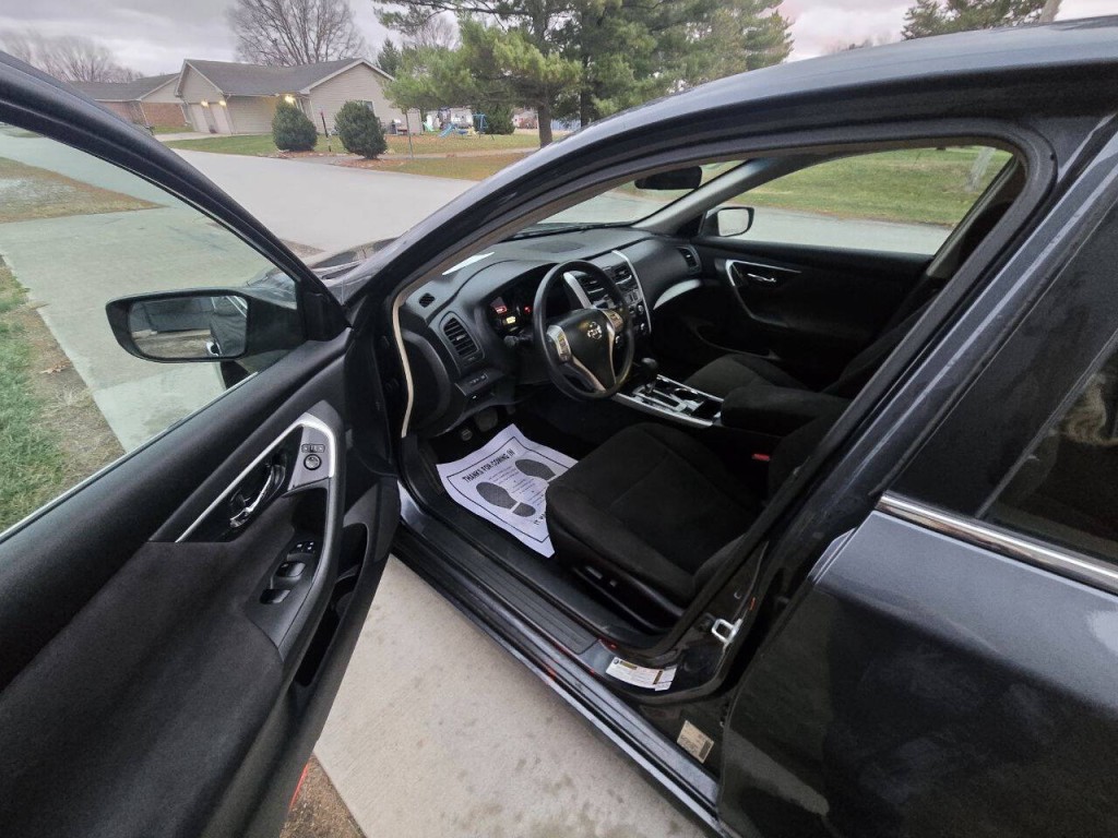 2013 Nissan Altima Image 10