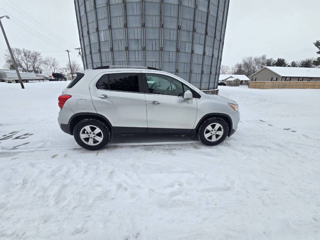 2017 Chevrolet Trax Image 2