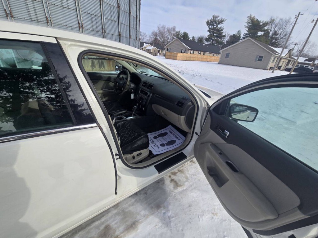 2011 Ford Fusion Image 10