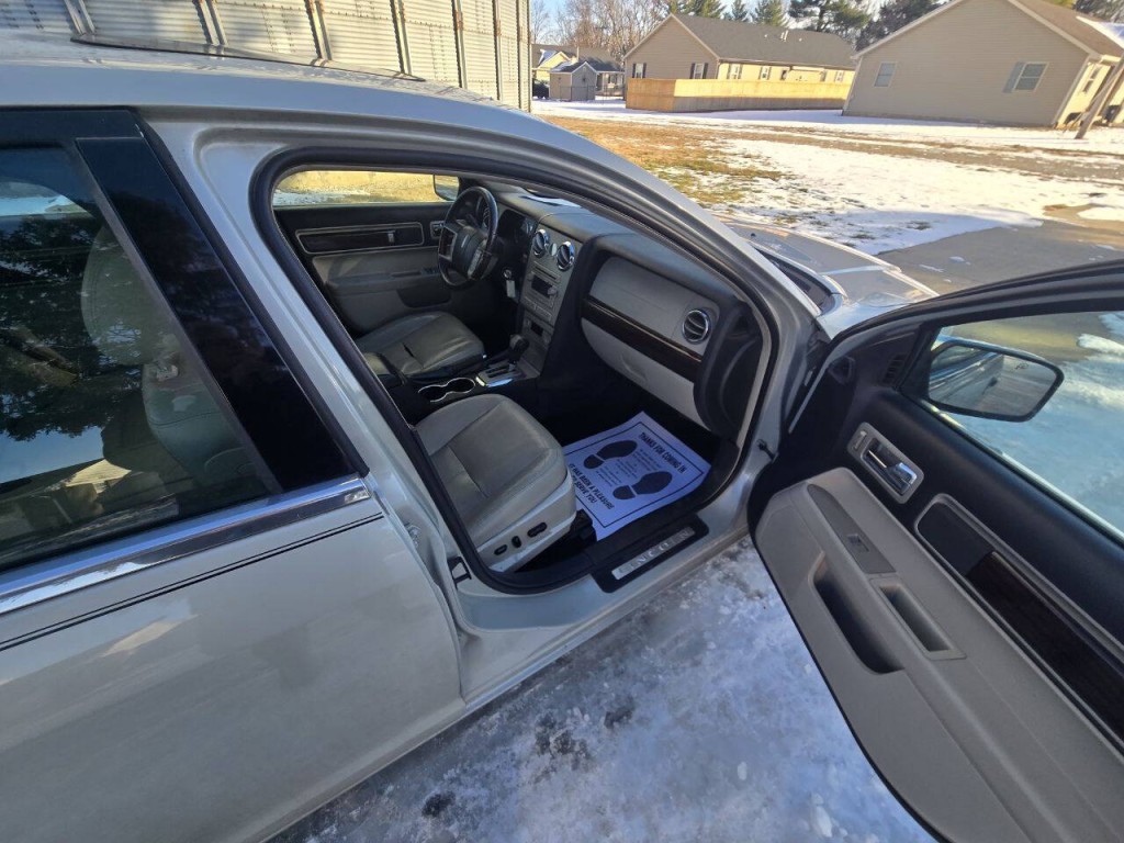 2007 Lincoln MKZ Image 10