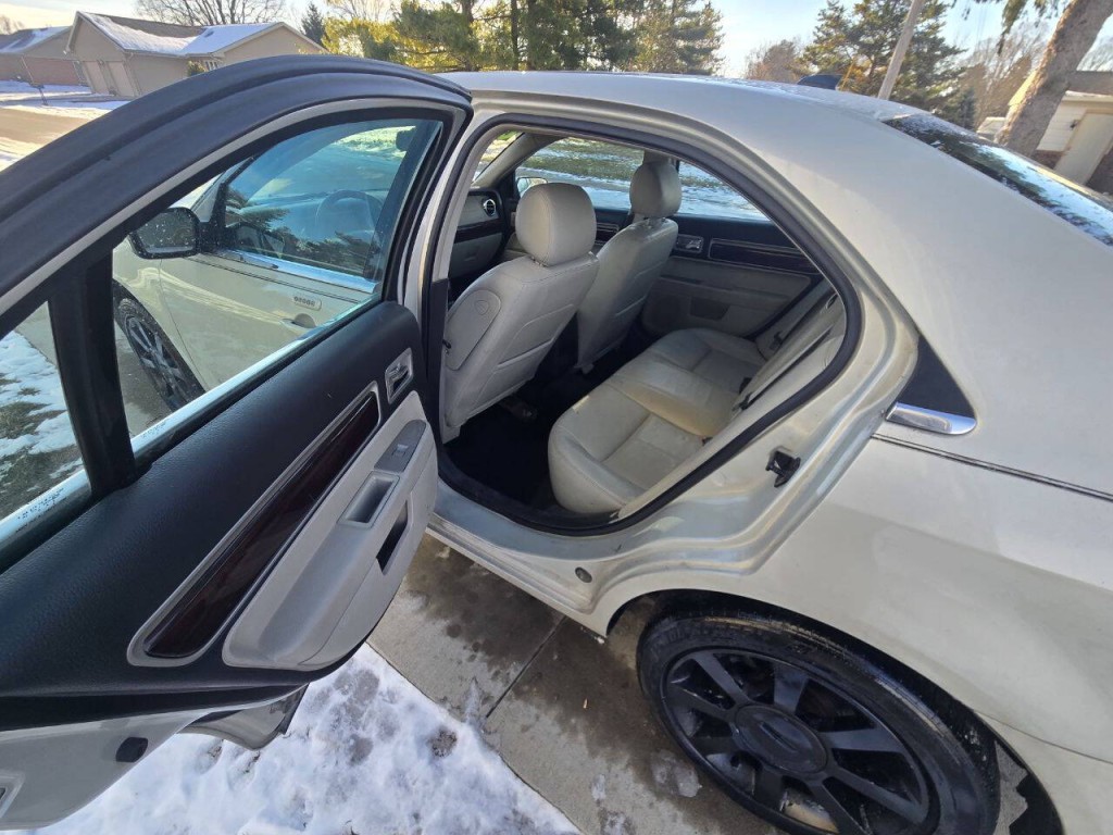 2007 Lincoln MKZ Image 12