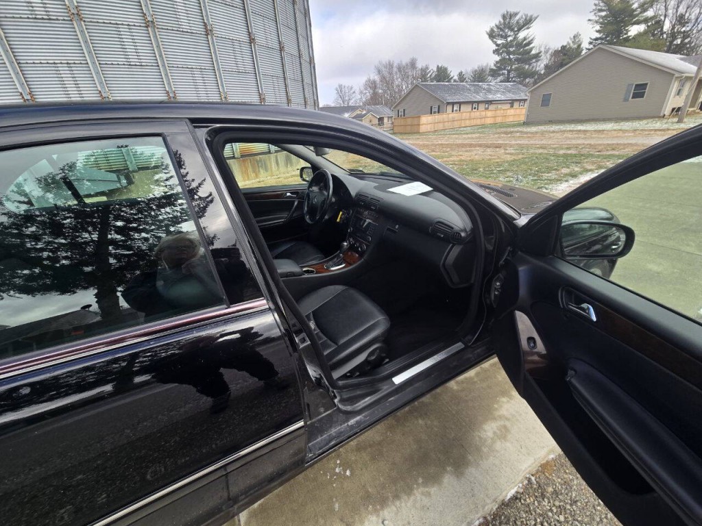 2006 Mercedes-Benz C-Class Image 10