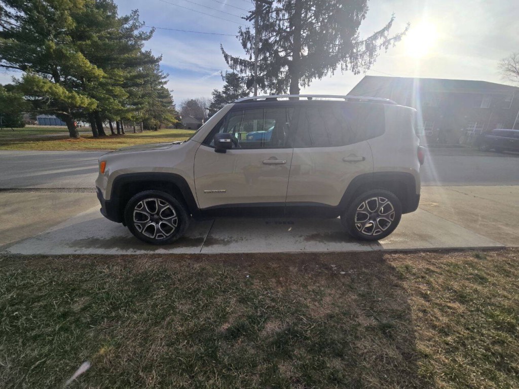 2015 Jeep Renegade Image 2