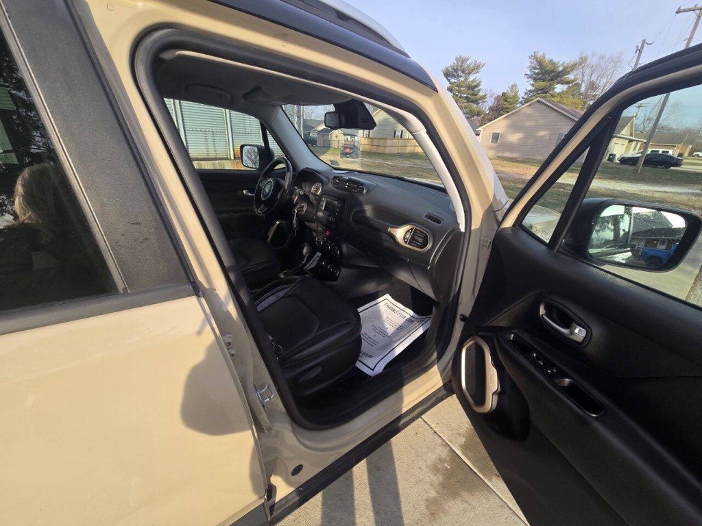 2015 Jeep Renegade Image 10