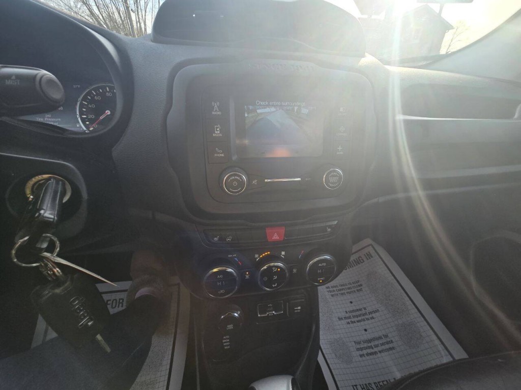 2015 Jeep Renegade Image 14