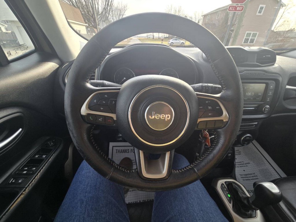 2015 Jeep Renegade Image 15