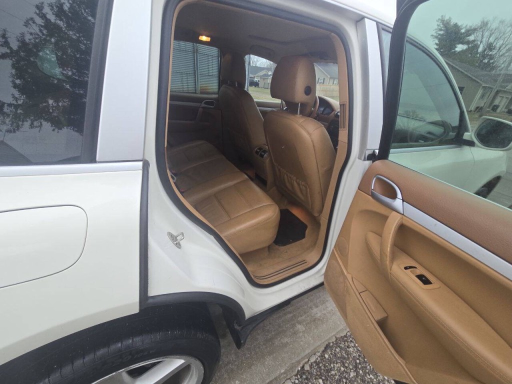 2008 Porsche Cayenne Image 12