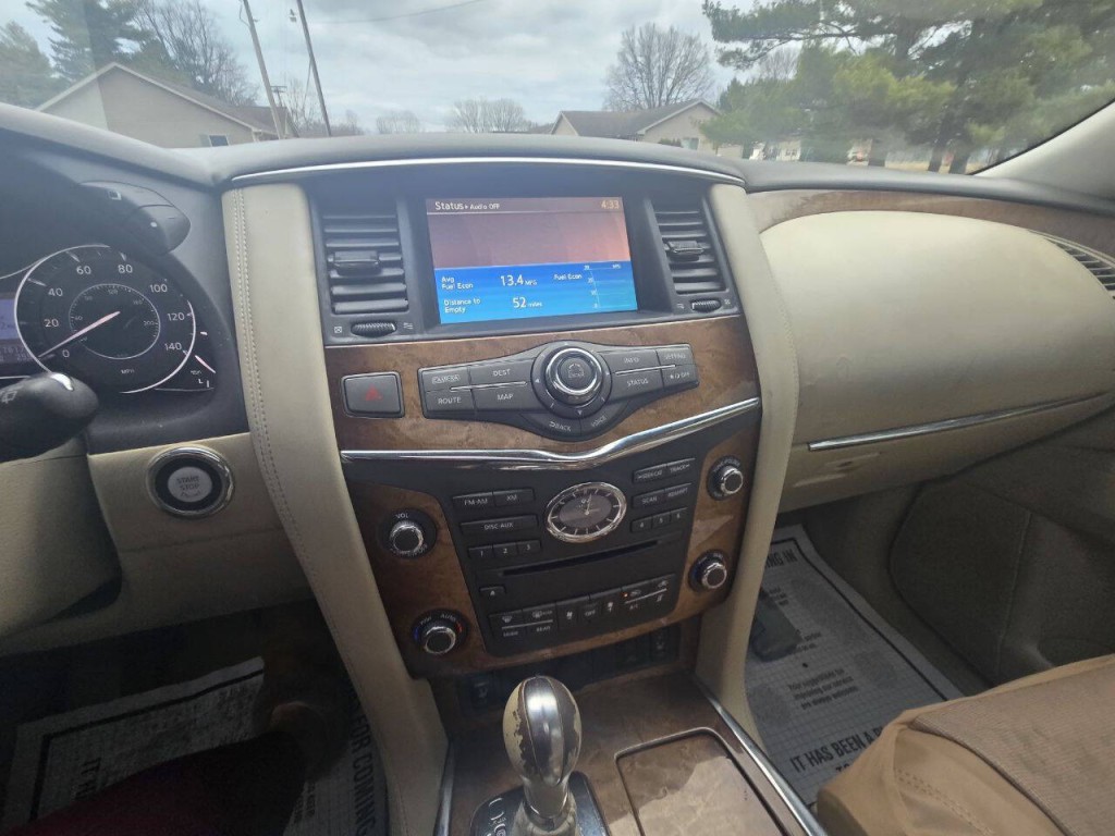 2011 INFINITI QX56 Image 13