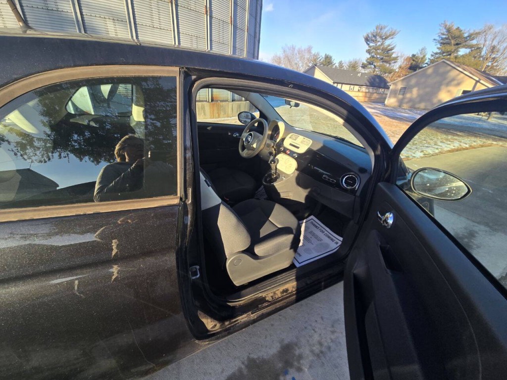 2012 FIAT 500 Image 10