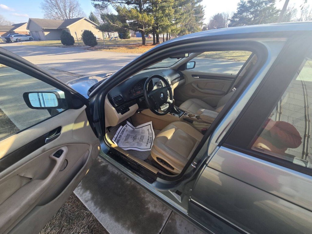 2003 BMW 3 Series Image 9