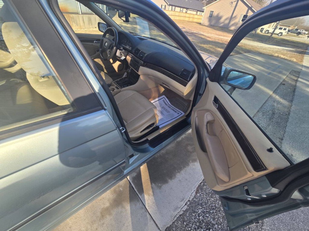 2003 BMW 3 Series Image 10