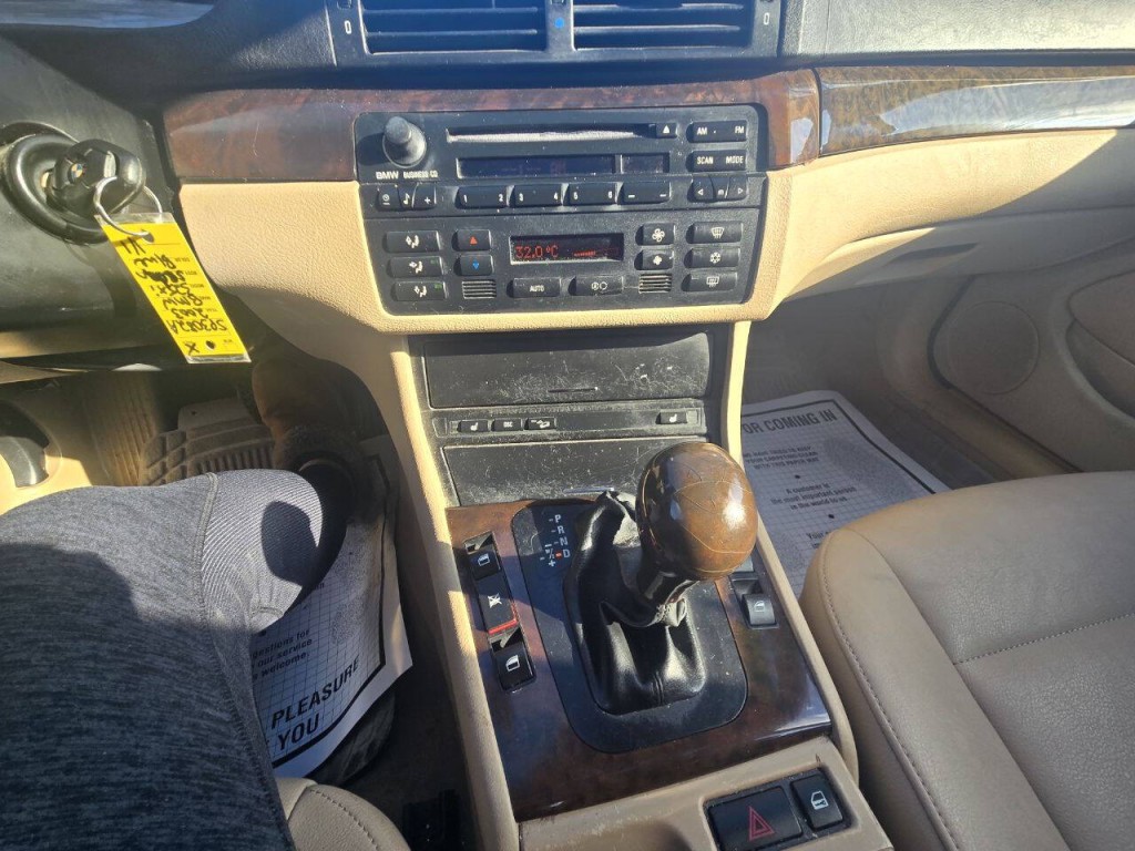2003 BMW 3 Series Image 13