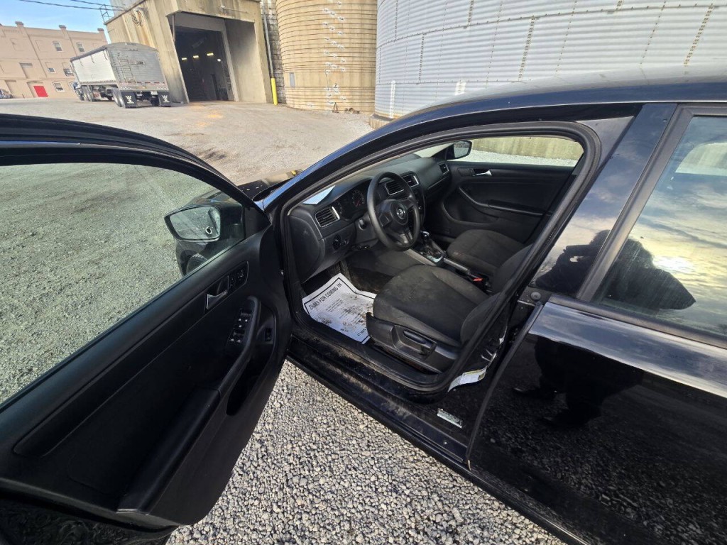 2013 Volkswagen Jetta Image 9