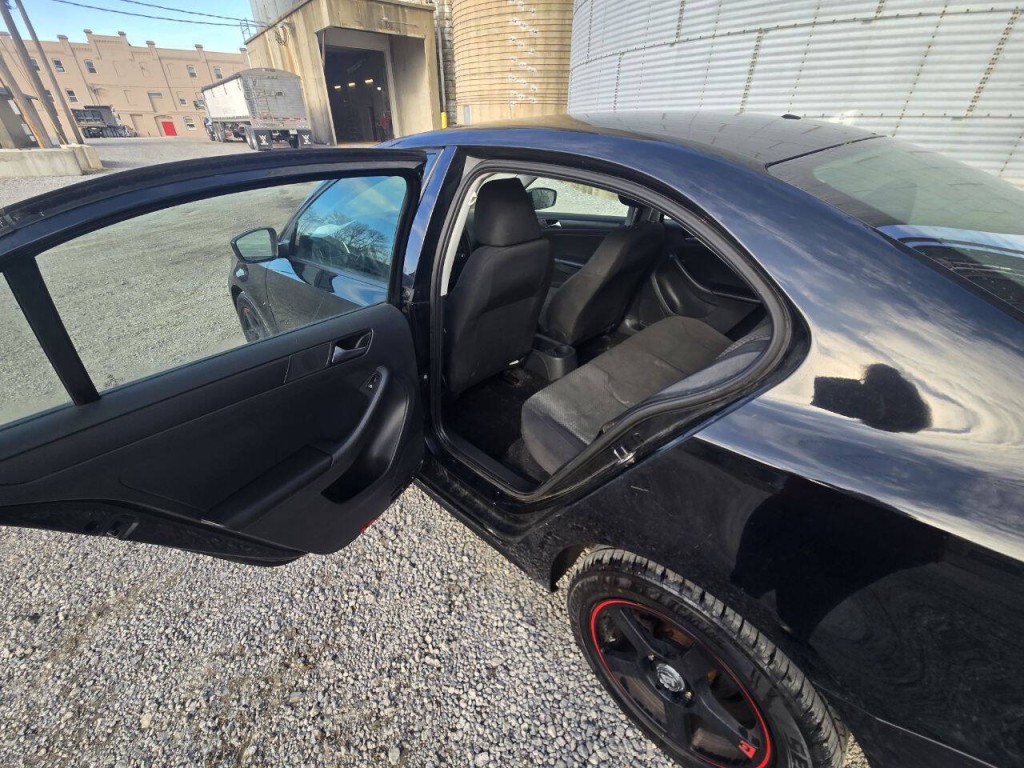 2013 Volkswagen Jetta Image 12