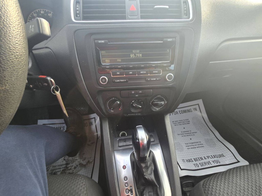 2013 Volkswagen Jetta Image 13