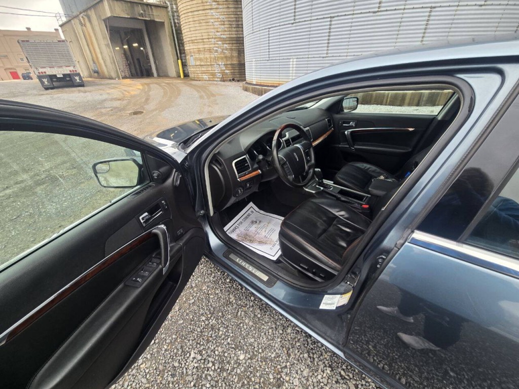 2011 Lincoln MKZ Image 9