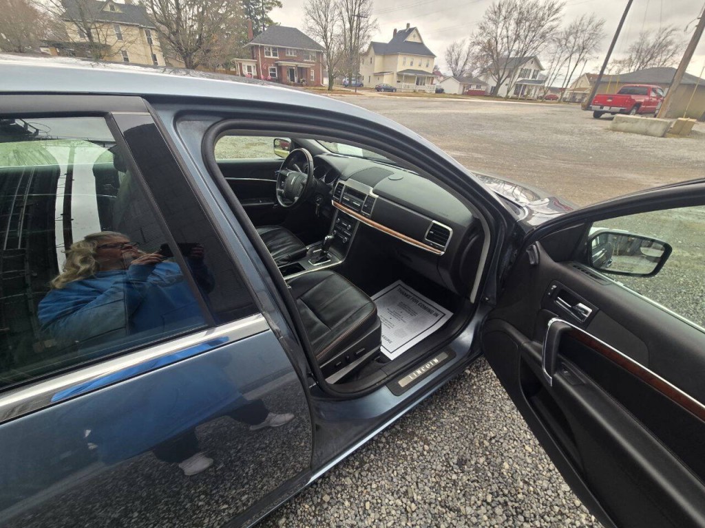 2011 Lincoln MKZ Image 10