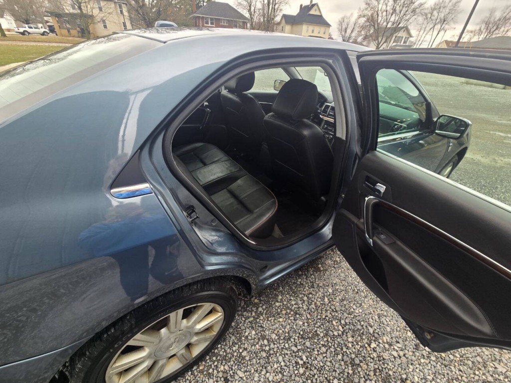 2011 Lincoln MKZ Image 11