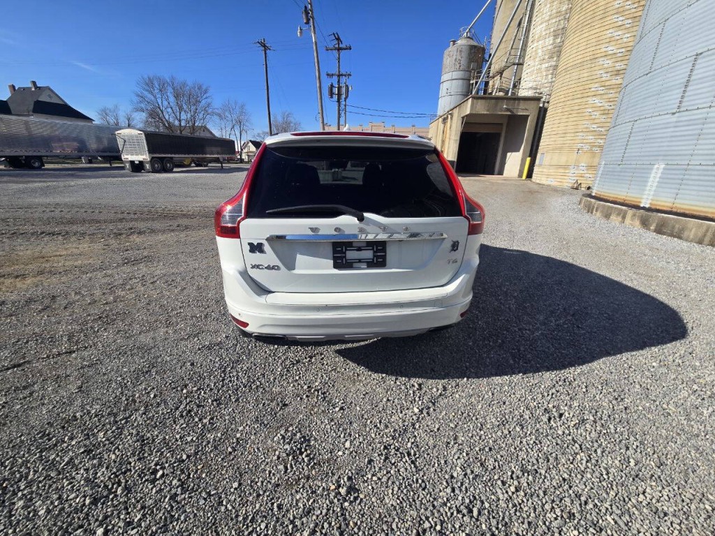 2016 Volvo XC60 Image 7