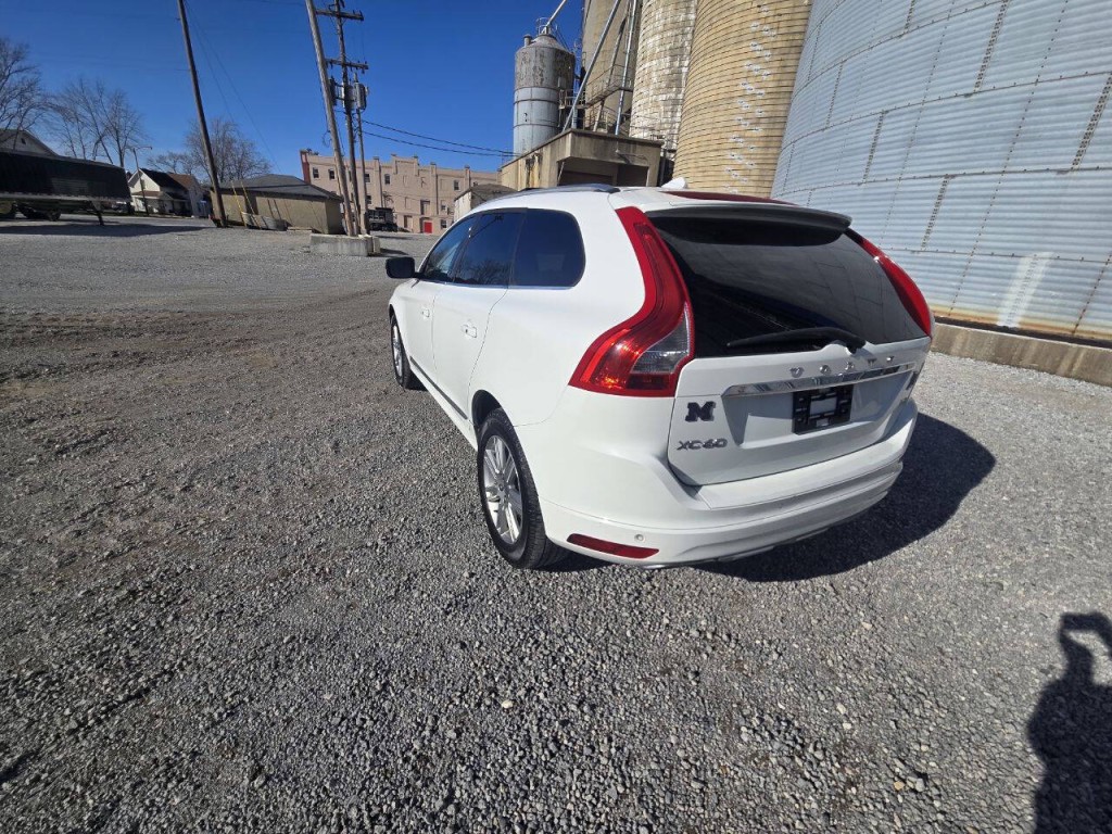 2016 Volvo XC60 Image 8