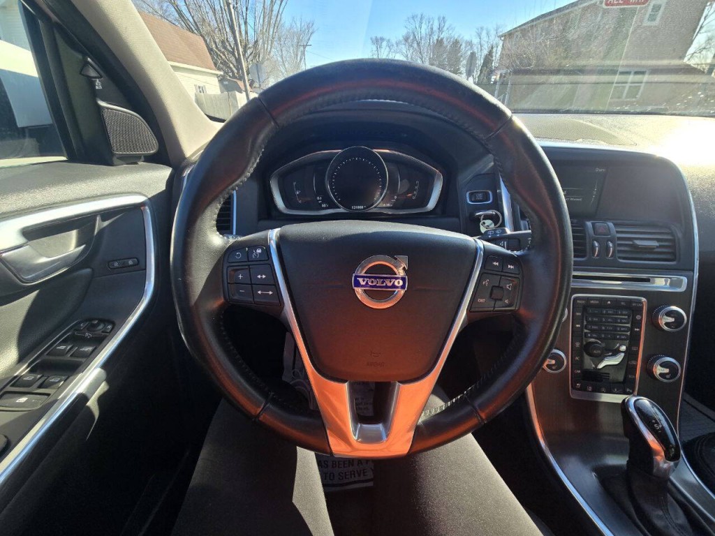 2016 Volvo XC60 Image 15