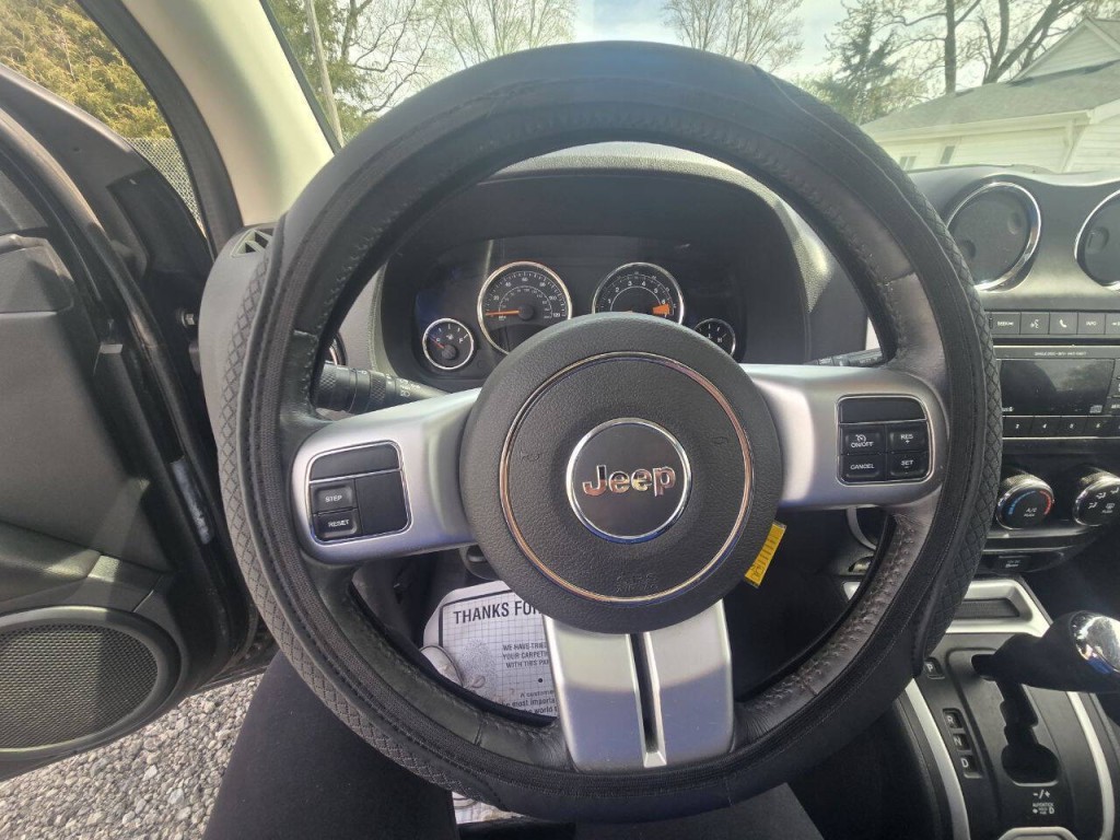 2017 Jeep Compass Image 16