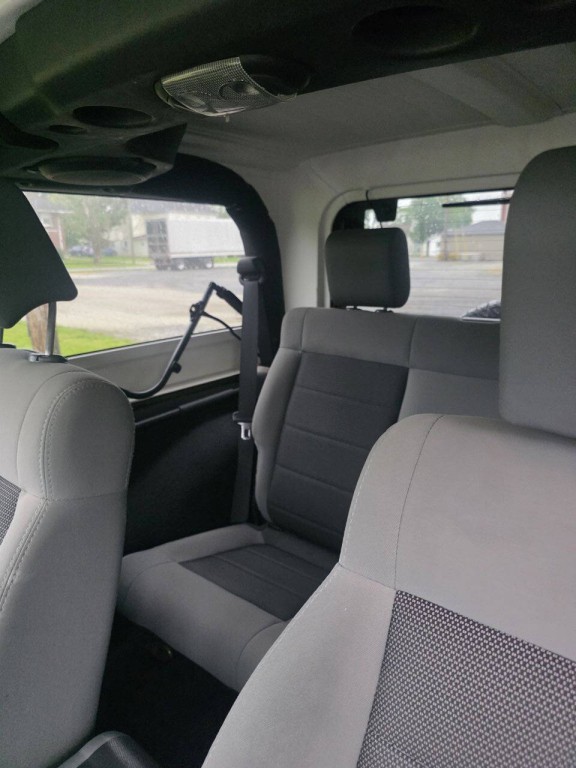 2010 Jeep Wrangler Image 10