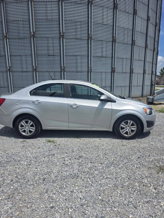 2012 Chevrolet Sonic Image 2
