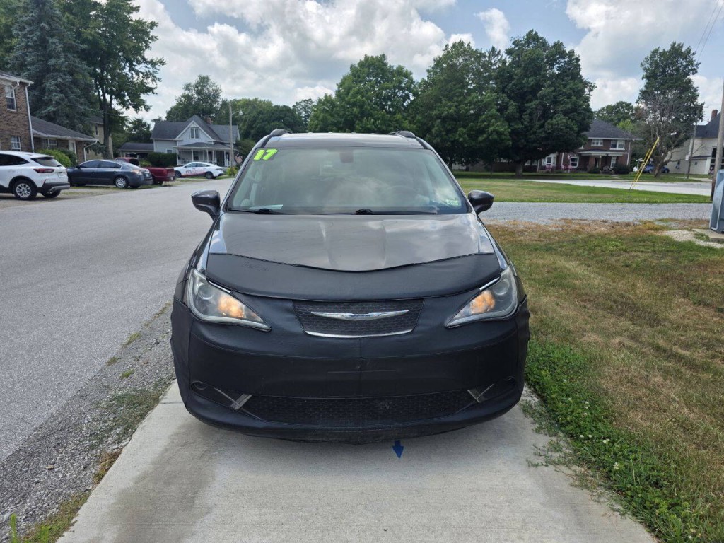 2017 Chrysler Pacifica Image 5