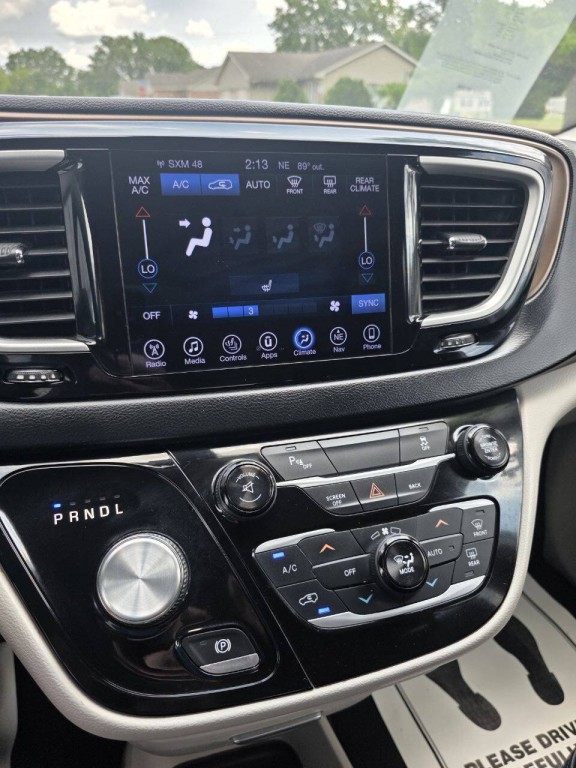 2017 Chrysler Pacifica Image 13