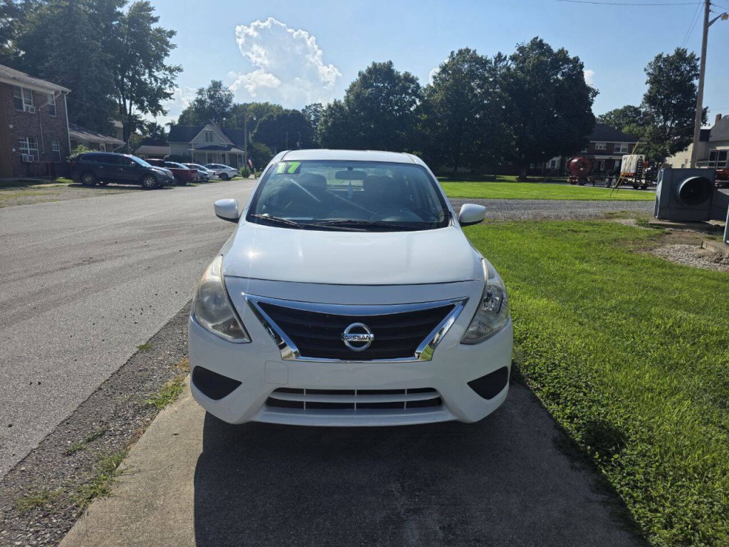 2017 Nissan Versa Image 6
