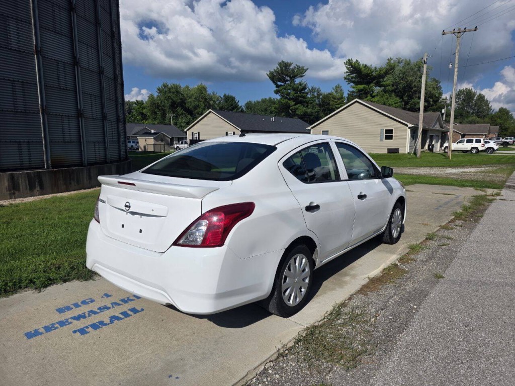 2017 Nissan Versa Image 7