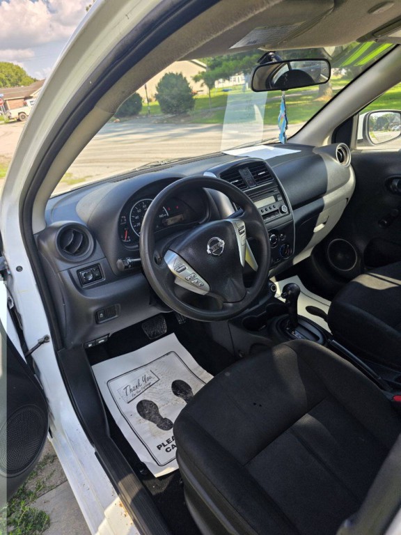 2017 Nissan Versa Image 10