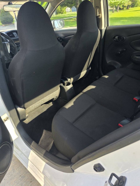 2017 Nissan Versa Image 12