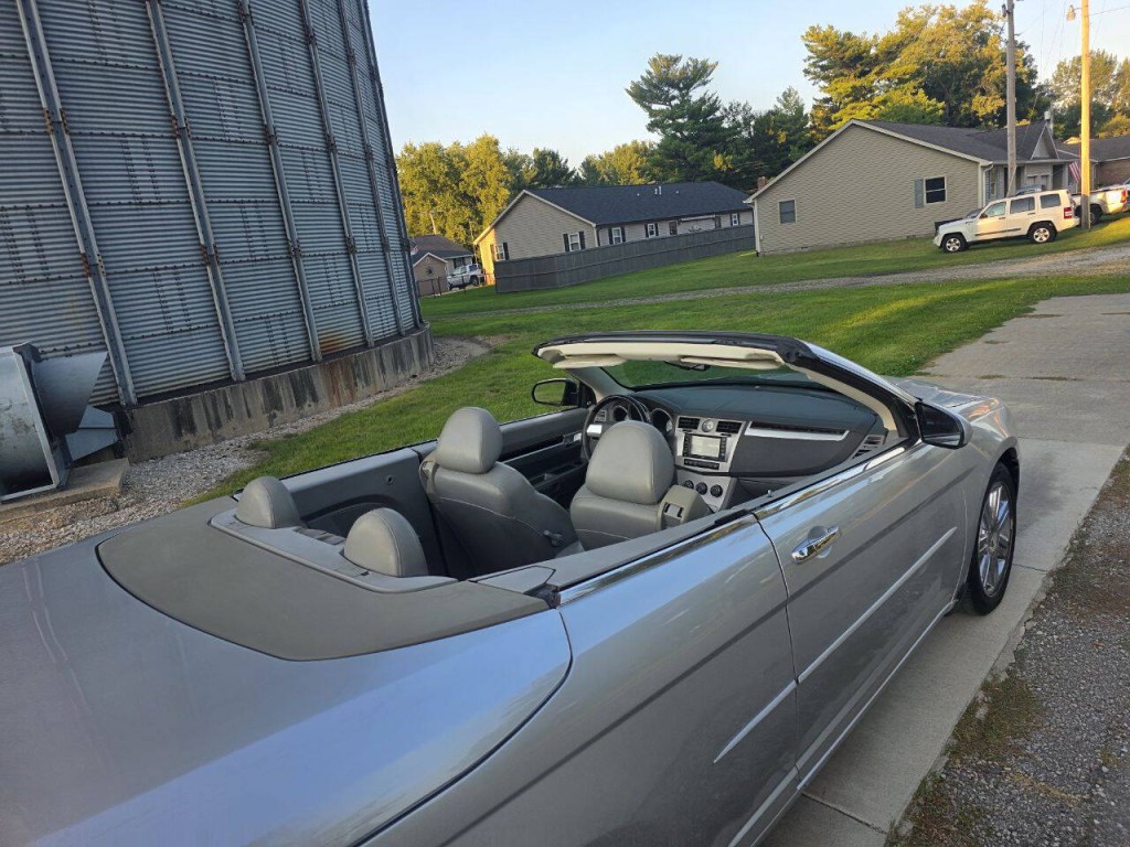 2008 Chrysler Sebring Image 8