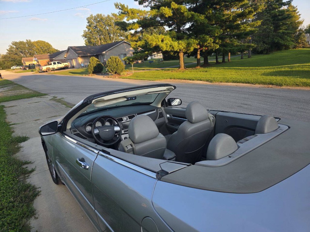 2008 Chrysler Sebring Image 9