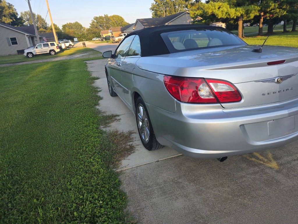 2008 Chrysler Sebring Image 12