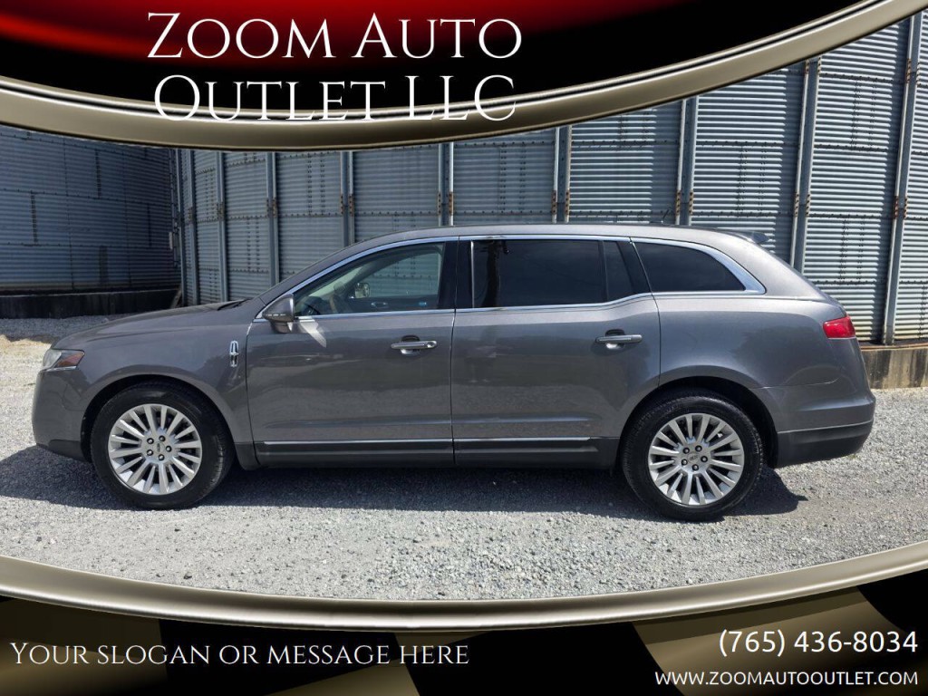 2010 Lincoln MKT Image 1