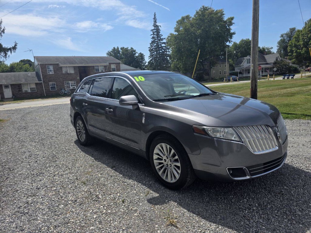 2010 Lincoln MKT Image 5