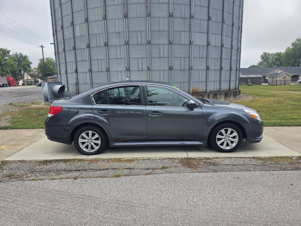 2012 Subaru Legacy Image 2