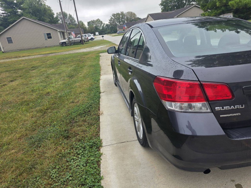 2012 Subaru Legacy Image 9