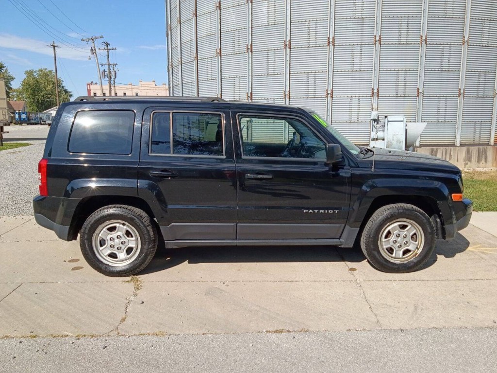 2016 Jeep Patriot Image 2
