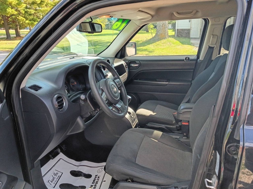 2016 Jeep Patriot Image 10
