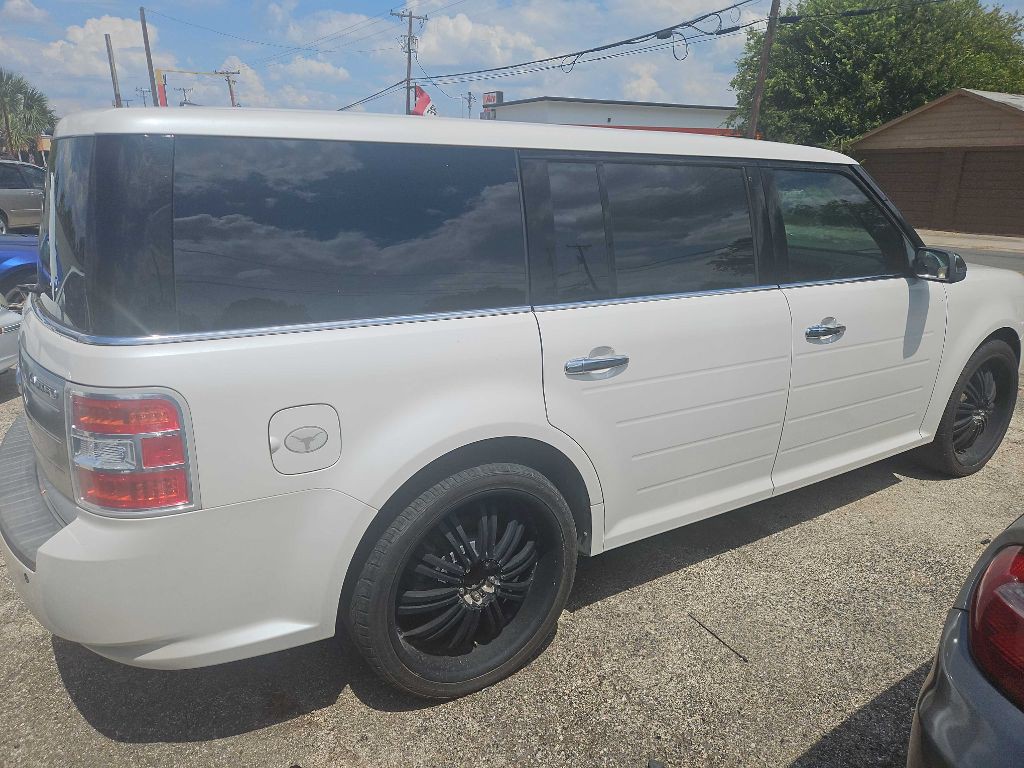 2010 Ford Flex Image 3