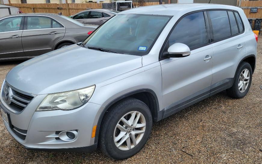 2011 Volkswagen Tiguan Image 1