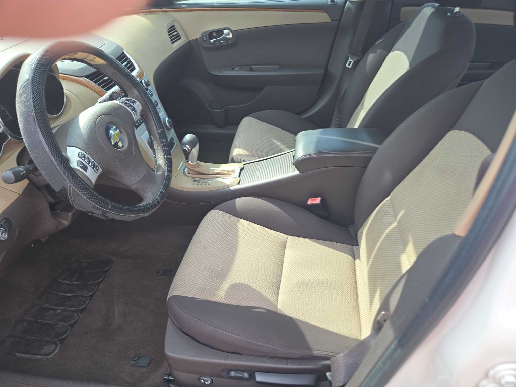 2010 Chevrolet Malibu Image 3